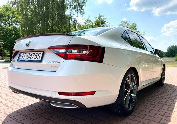 Skoda Superb cena 68000 przebieg: 234260, rok produkcji 2016 z Żory małe 667